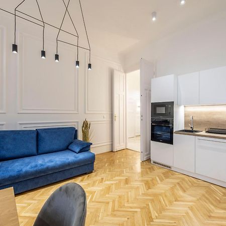 Luxurious Central 4Bedrm 3Bathrm Residence W/ Balcony Boedapest Buitenkant foto