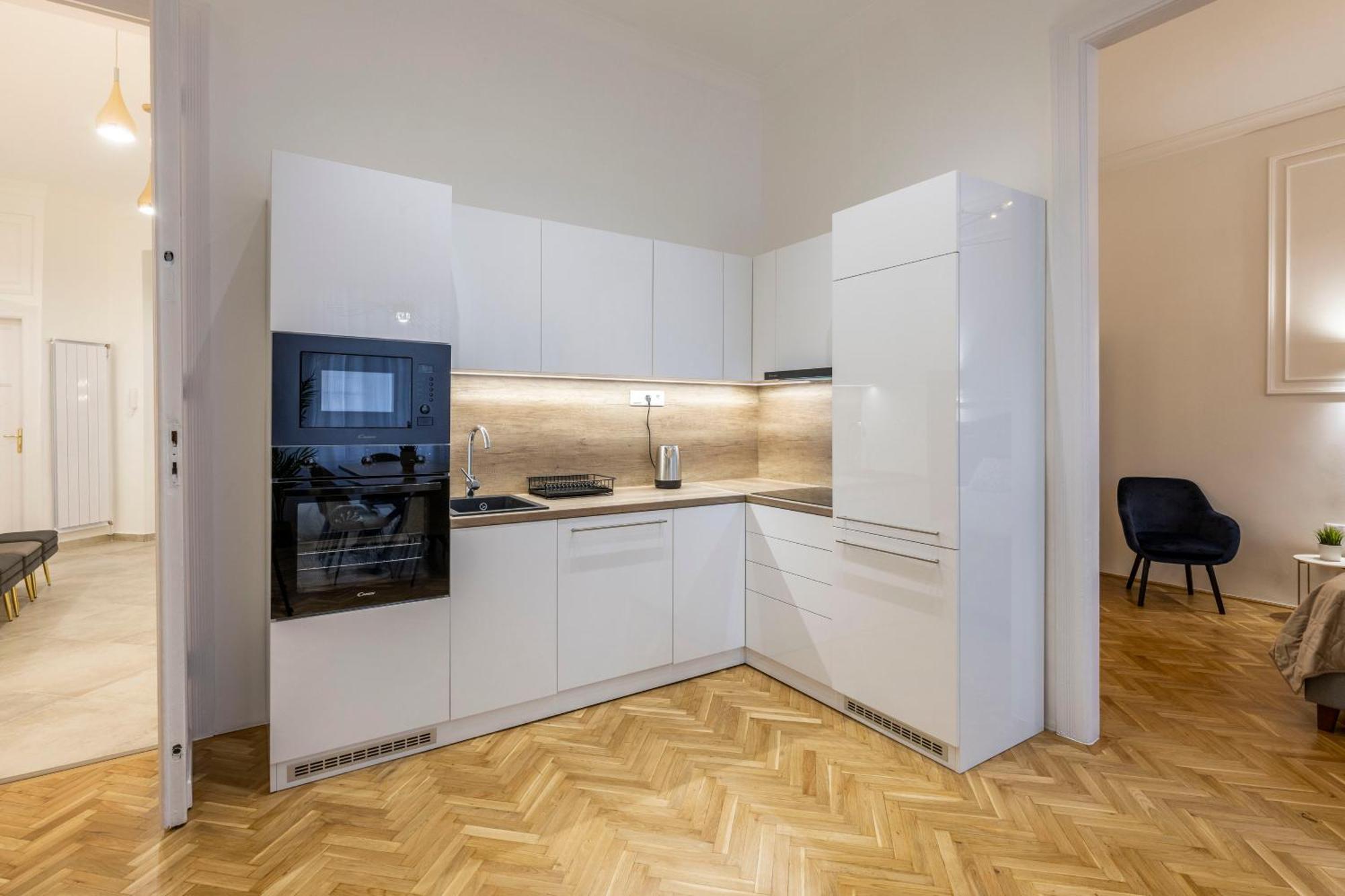 Luxurious Central 4Bedrm 3Bathrm Residence W/ Balcony Boedapest Buitenkant foto