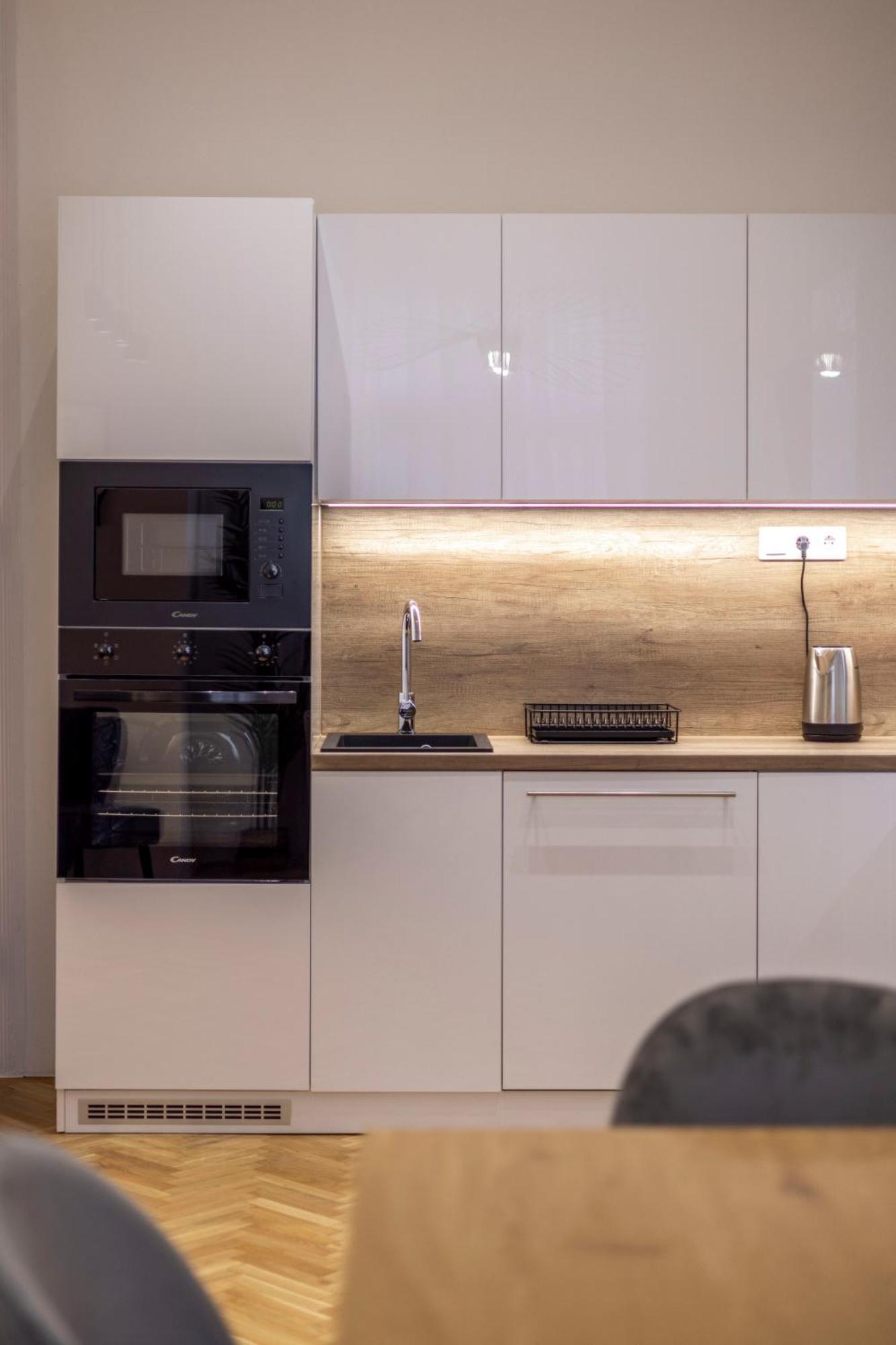 Luxurious Central 4Bedrm 3Bathrm Residence W/ Balcony Boedapest Buitenkant foto