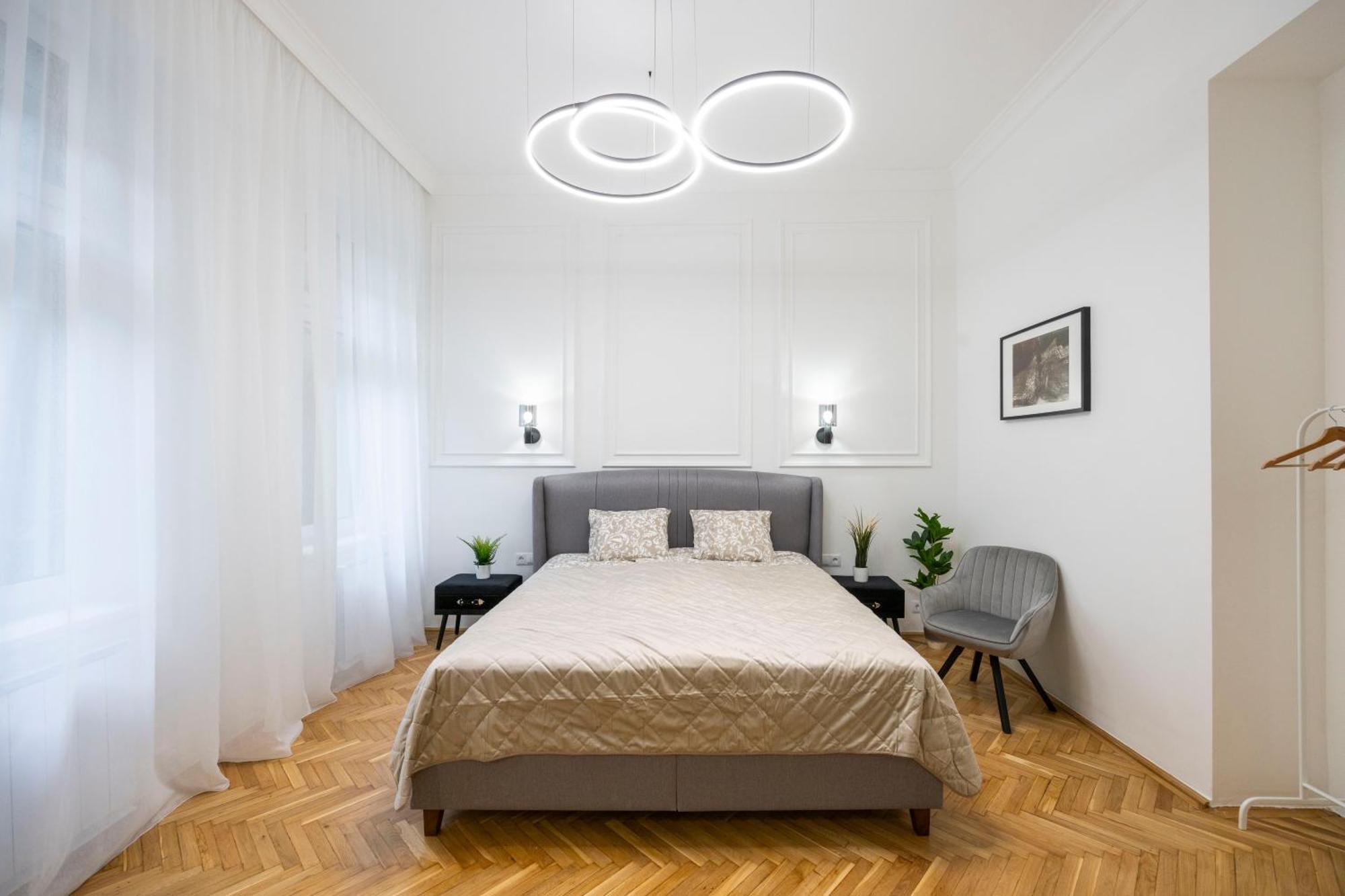 Luxurious Central 4Bedrm 3Bathrm Residence W/ Balcony Boedapest Buitenkant foto