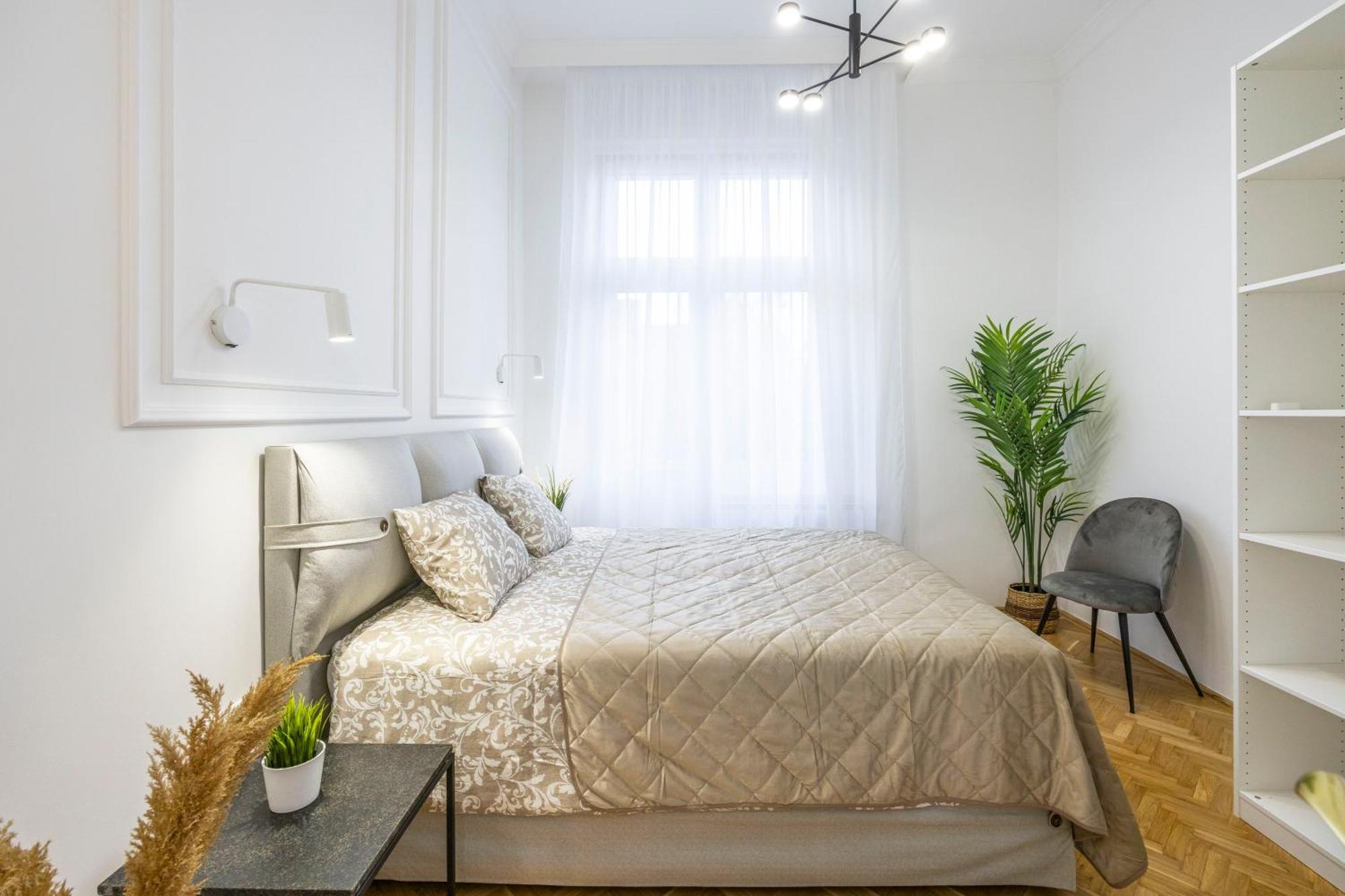 Luxurious Central 4Bedrm 3Bathrm Residence W/ Balcony Boedapest Buitenkant foto