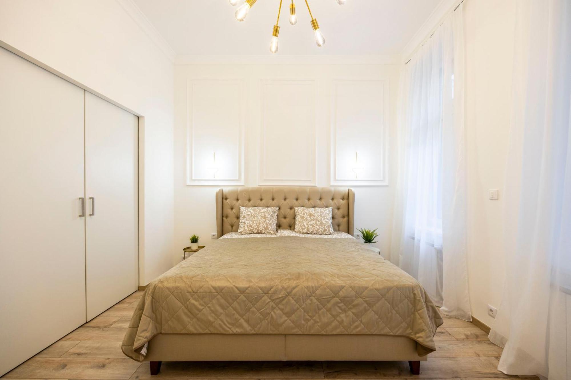 Luxurious Central 4Bedrm 3Bathrm Residence W/ Balcony Boedapest Buitenkant foto