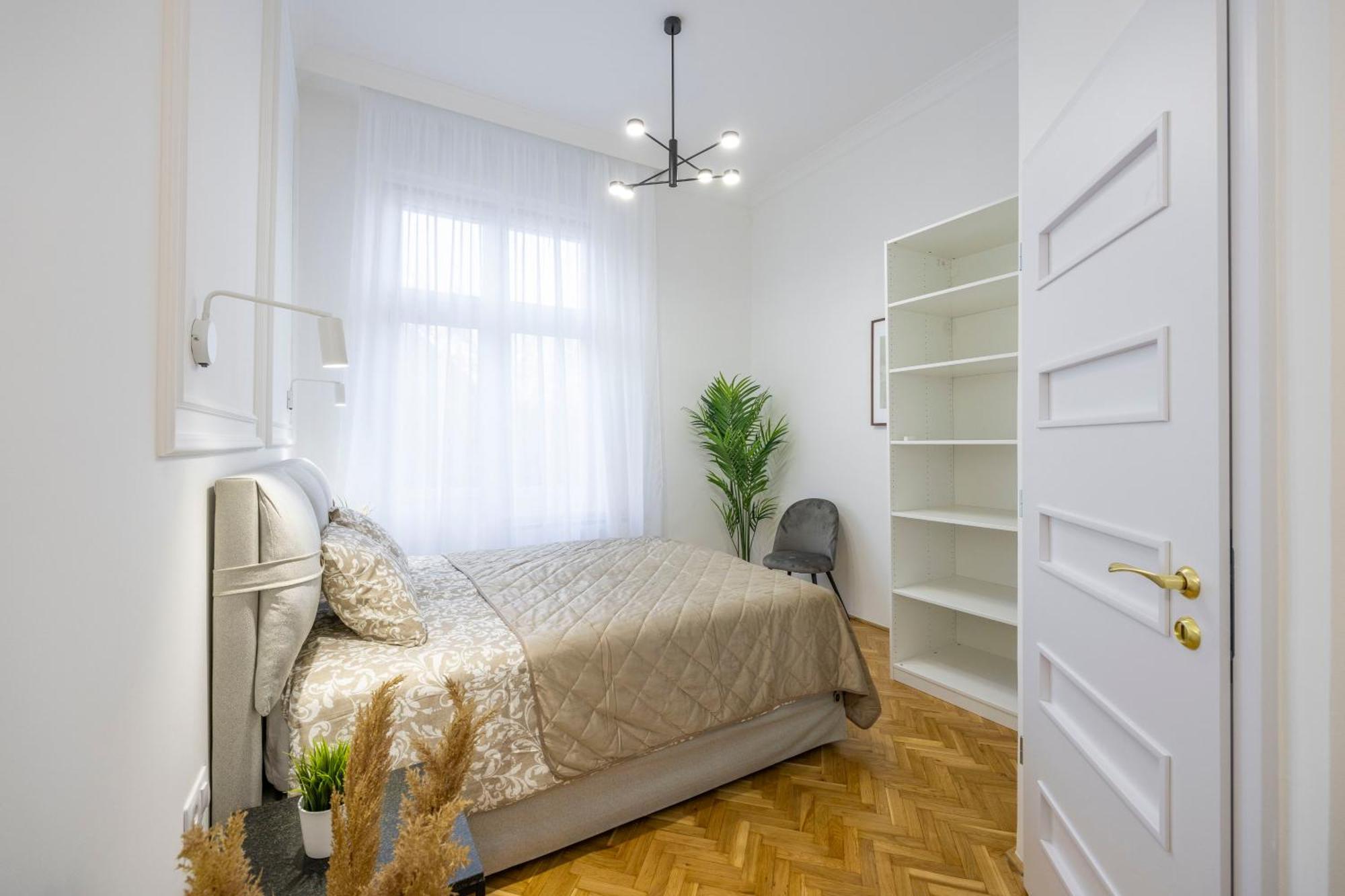 Luxurious Central 4Bedrm 3Bathrm Residence W/ Balcony Boedapest Buitenkant foto